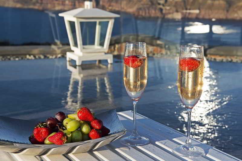 Acroterra Rosa Luxury Suites & Spa Akrotírion Kültér fotó